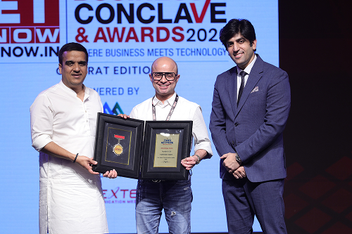 Dhananjay Arora receiving the AI & Digital Transformation Leader 2026 award at the ET Business Conclave & Awards 2026